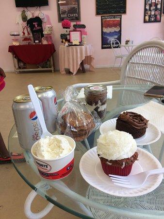 Sugar Island Cupcakes and Bakery