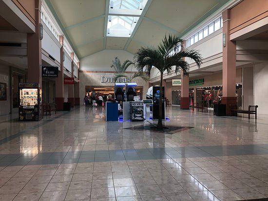 Pembroke Lakes Mall