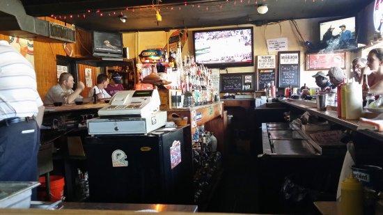 Artie's Sportsmen's Lounge