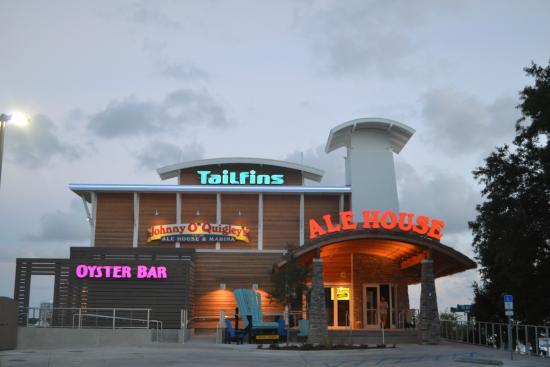 Tailfins Ale House & Oyster Bar