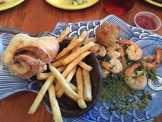 Aunt Catfish's On the River