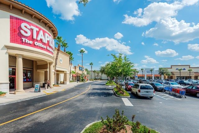 Colonial Plaza Mall