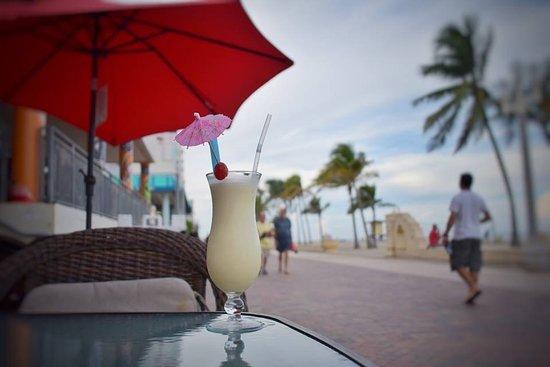Red Pelican Bar and Hookah Lounge