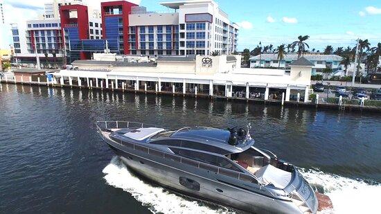 GG's Waterfront Bar and Grill