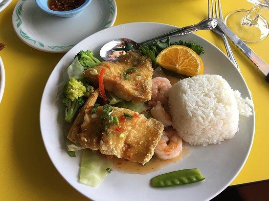 Num Thai Restaurant And Sushi Bar