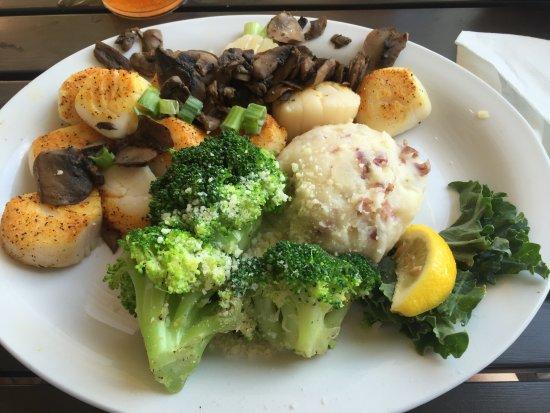 Uncle Ernie's Bayfront Grill