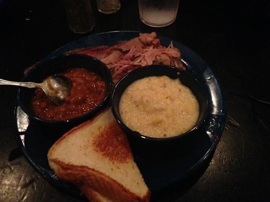 Mojo Kitchen BBQ Pit & Blues Bar