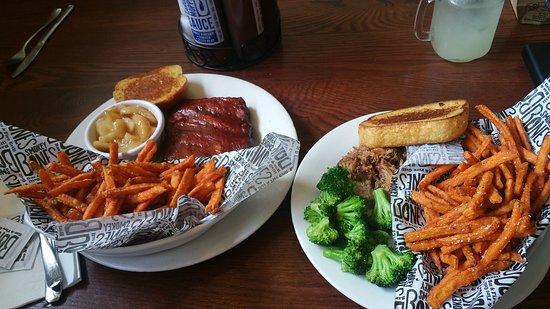 Smokey Bones Bar & Fire Grill