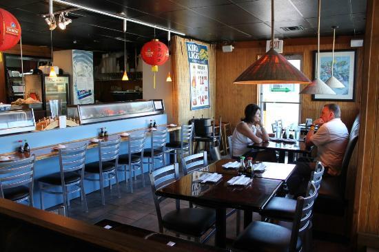 Hook's Sushi Bar & Thai Food