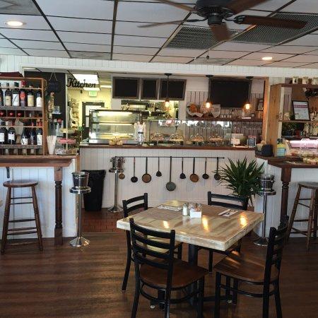 Colleoni's Eatery & Bakery