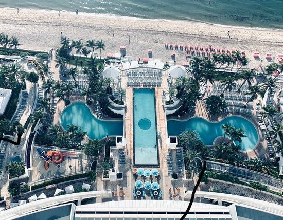 Lobby Bar at The Diplomat Resort and Spa