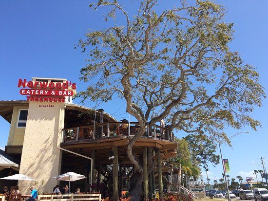 Norwood's Eatery & Bar Treehouse