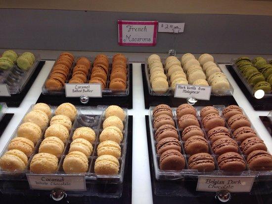 Le Macaron French Pastries
