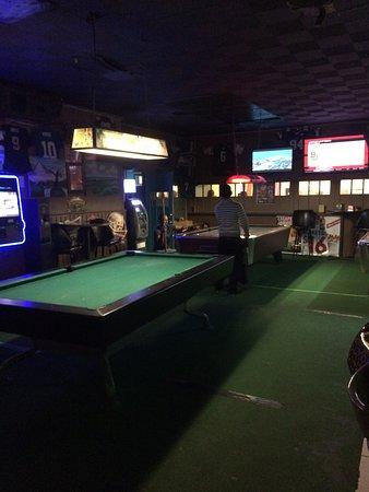 19th Hole Sports Bar