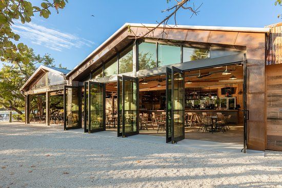 Mar Vista Dockside Restaurant and Pub