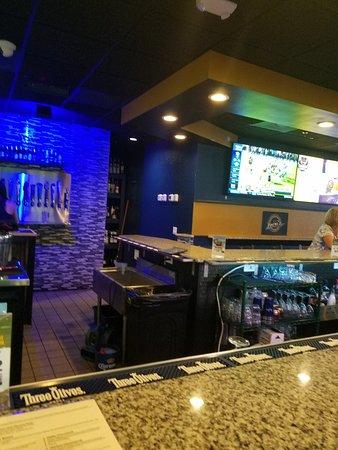 Localz Sports Bar and Grill