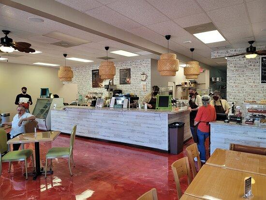 Cremesh Coffee and Bakery