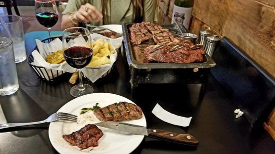 Renzo's Steakhouse & Wine Bar