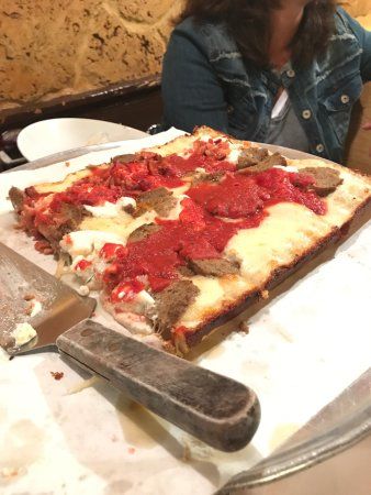 Augy's Restaurant & Pizza