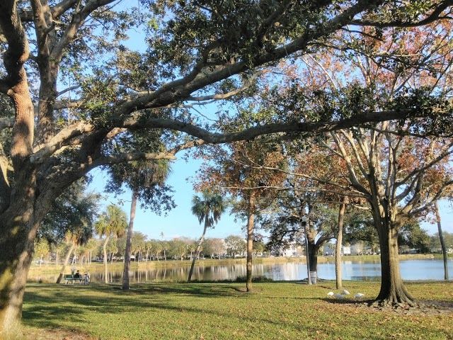 Crescent Lake Park