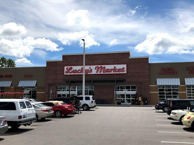 Lucky's Market