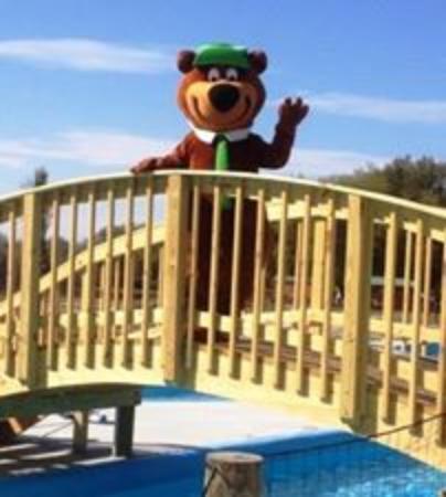 Yogi Bear's Jellystone Park